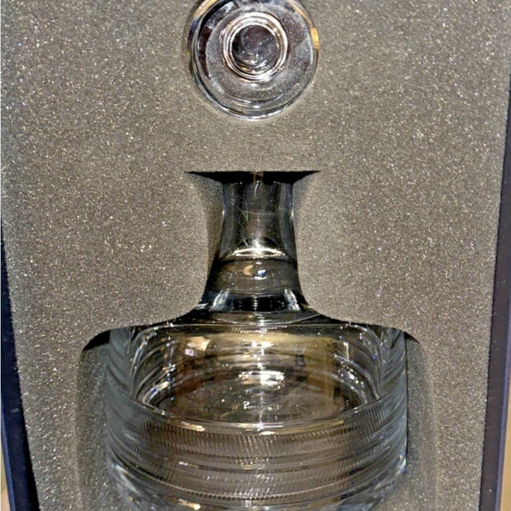 New Ralph Lauren Home Remy Crystal Decanter - Picture 3 of 5